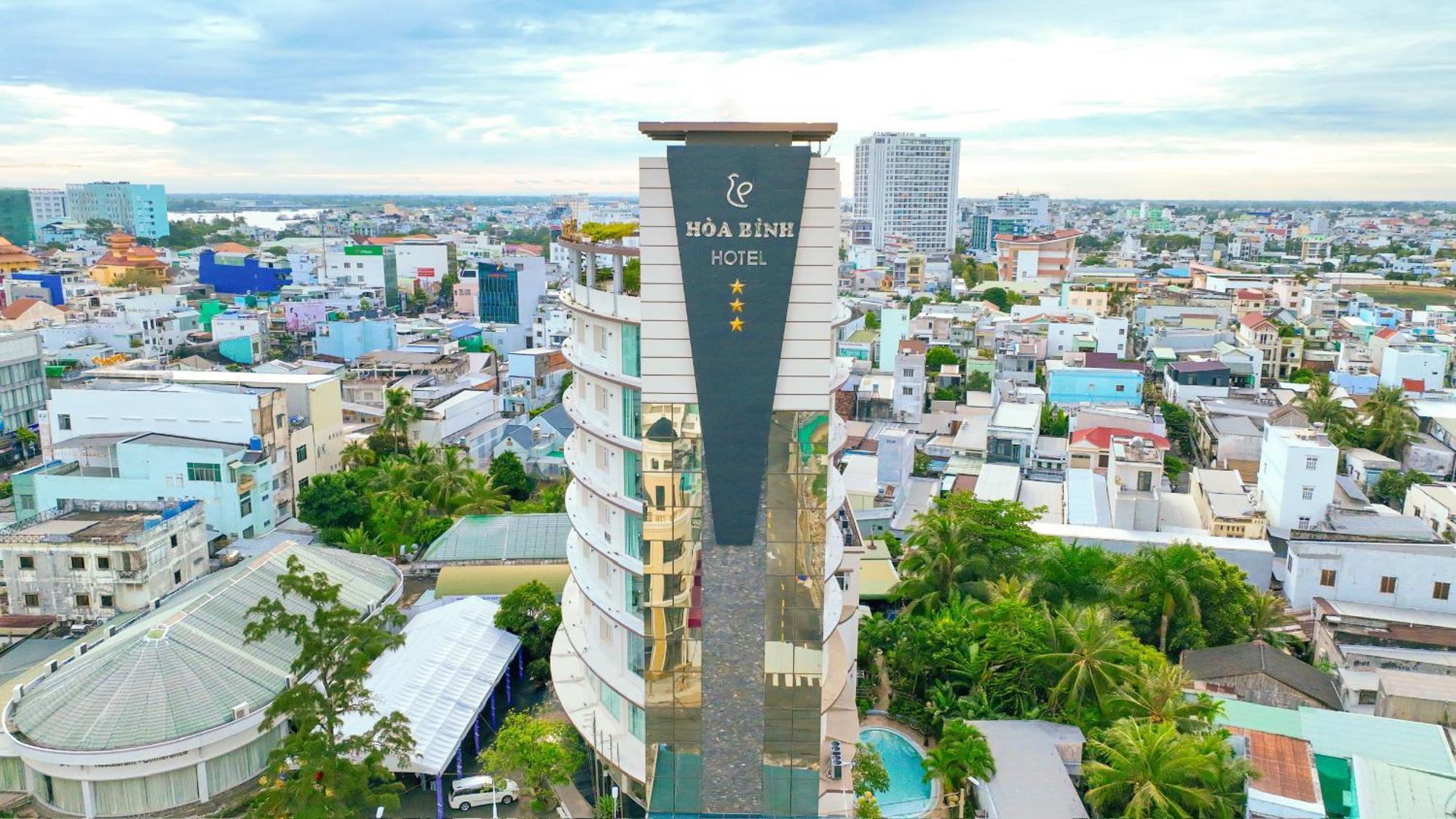 Hoa Binh 1 Hotel Long Xuyen Exterior photo