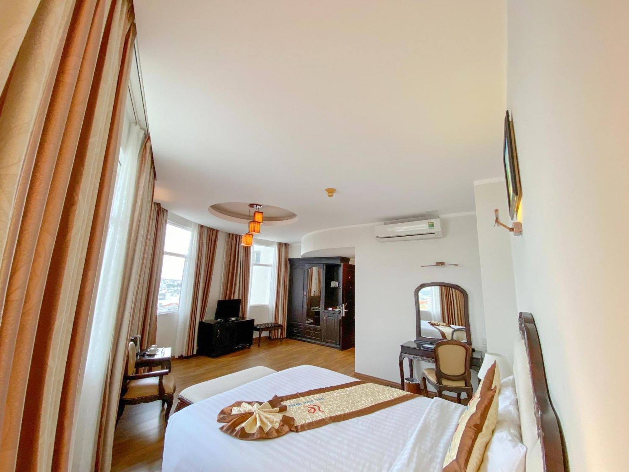 Hoa Binh 1 Hotel Long Xuyen Exterior photo